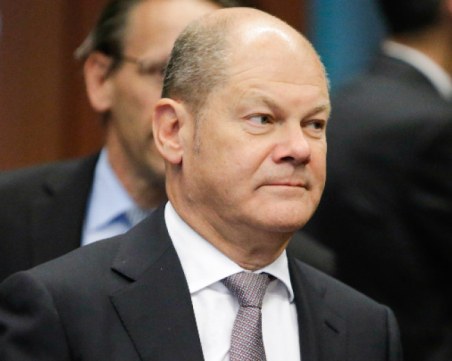 Олаф Шолц е против забраната на туристическите визи за руснаци