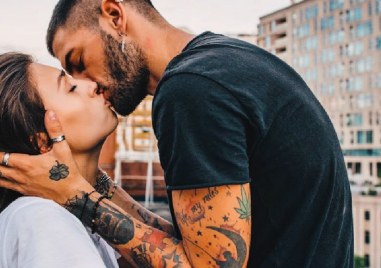 Според някои проучвания днешната средностатистическа жена целува около 15 мъже