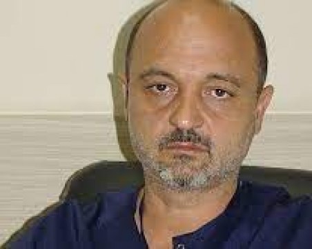 Министър Меджидиев: Търсим начини да компенсираме медиците на първа линия