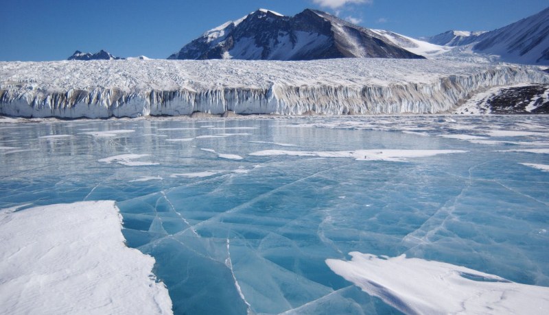 НАСА: Антарктика се разпада по краищата