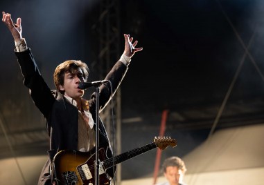 Една от най известните британски групи Arctic Monkeys изнесе за първи