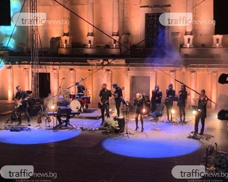 Лили Иванова вдигна 3000 пловдивчани на крака на Античния, утре – ново шоу