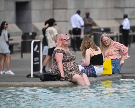 Ограничават потреблението на вода в Англия заради невижданите жеги