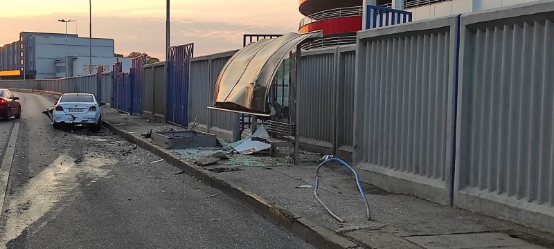 Тежка катастрофа в Пловдив: БМВ помете спирка до Панаира