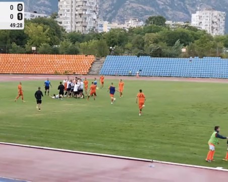 Дубълът на Локомотив Пловдив спечели срещу Сливен в нервен мач