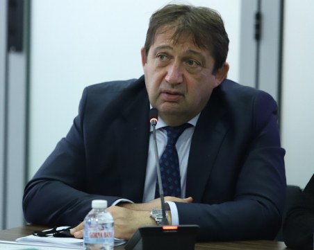 Регионалният министър: Ситуацията със зимното почистване е трудна, но не нерешима