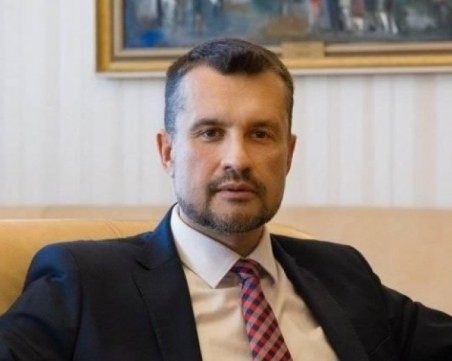 Шефът на кабинета на Нинова: В страна върви пълзящ военен преврат