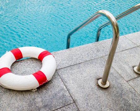 Спасиха 4-годишно дете от удавяне в басейн