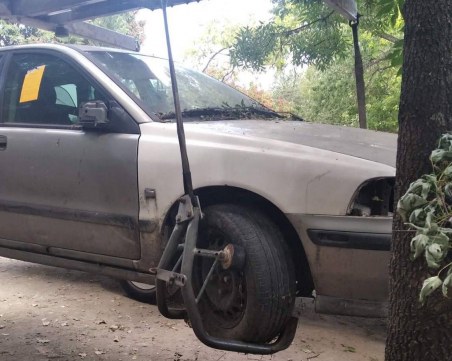 Община Пловдив се усети! Вдигат изоставените коли след 3 месеца, вместо 2 години