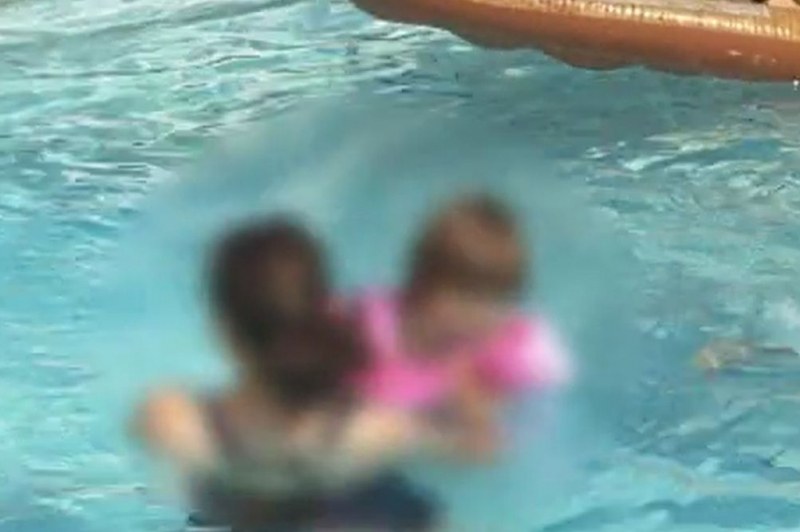 Лекари върнаха към живот 4-годишно момиченце, удавило се в Бургас