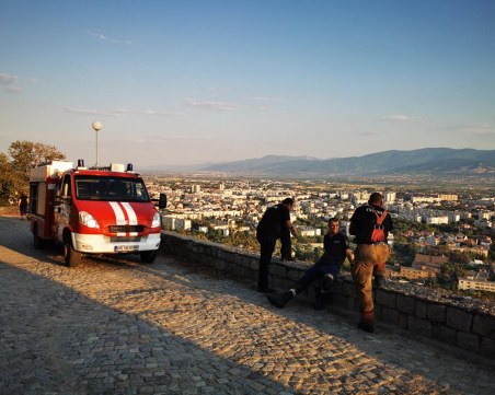 Огнеборци ще дежурят цяла нощ на Младежкия хълм