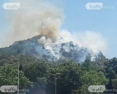Огромен пожар лумна на Младежкия хълм!