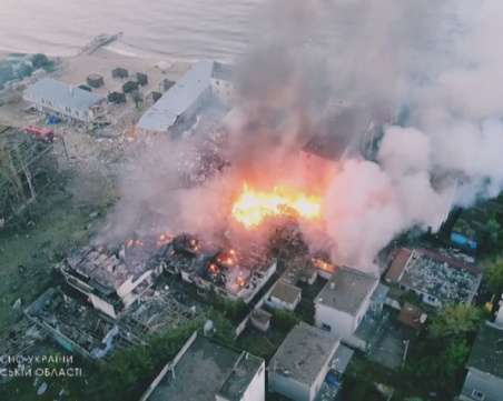 Серия от взривове в руски военни бази в Крим, разрушени са къщи и почивна база