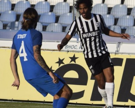 Локо разтрогна с Марсел