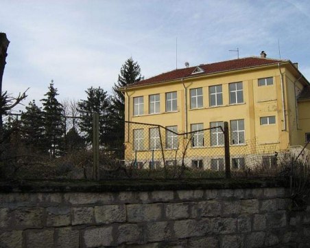 Българско училище има нужда от помощ за предстоящата зимата