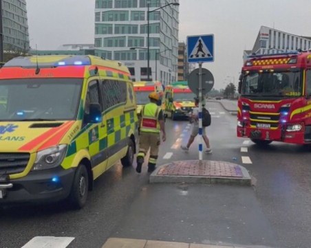 Двама души са ранени след стрелба в мол в Швеция