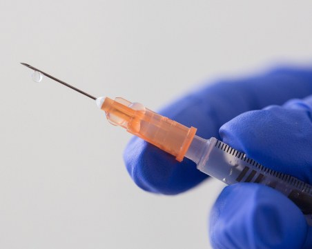 EMA oценява още една ваксина срещу COVID-19