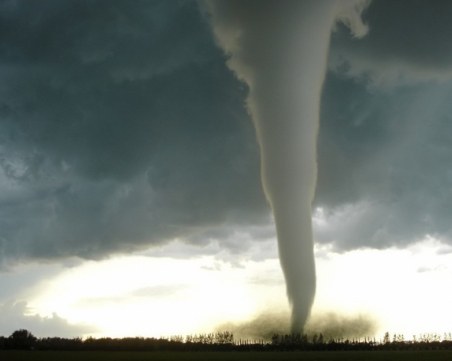 Огромно торнадо се образува в Черно море