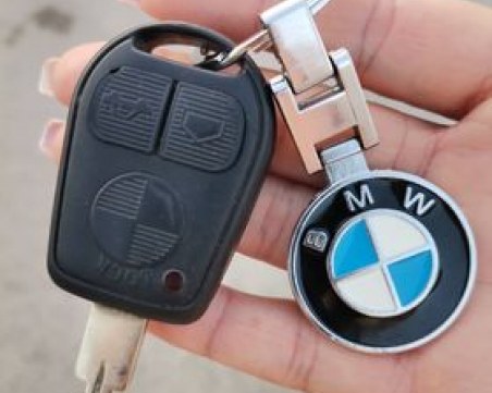 Пловдивчанка намери ключове за БМВ в Тракия, търси собственика