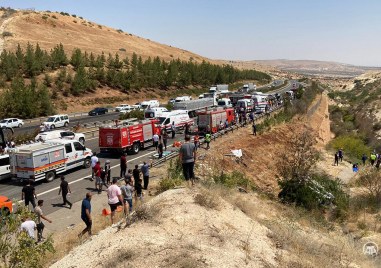 Тежка катастрофа с автобус в Югоизточна Турция съобщава Дейли Сабах Загинали
