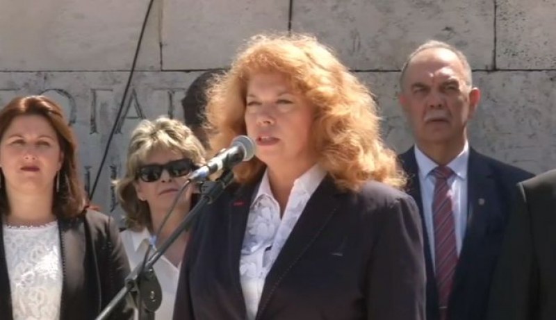 Йотова: Свободата на Шипка и паметта за героизма са нашето спасение и обединение