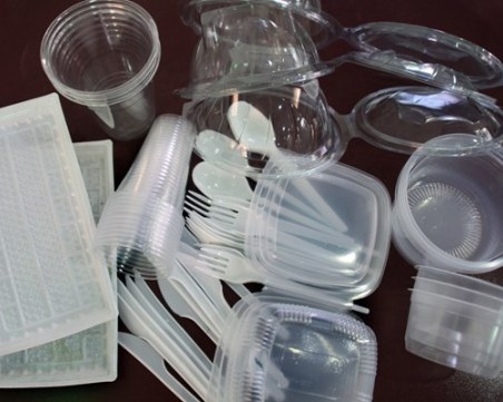 Министерството на туризма забрани пластмасата