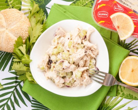 Лесна рецепта за свежа салата с пиле