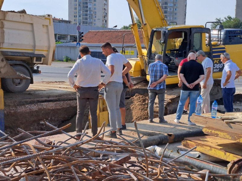 Заместник-кметът по строителство Пламен Райчев поиска от изпълнителите на ремонтните