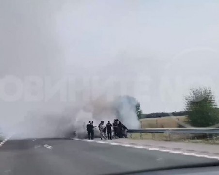 Бус се запали на АМ 