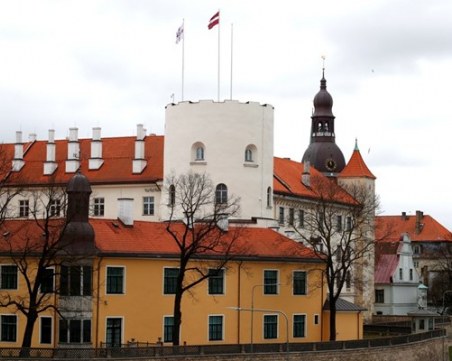 Латвия демонтира паметника на съветската победа над нацистка Германия
