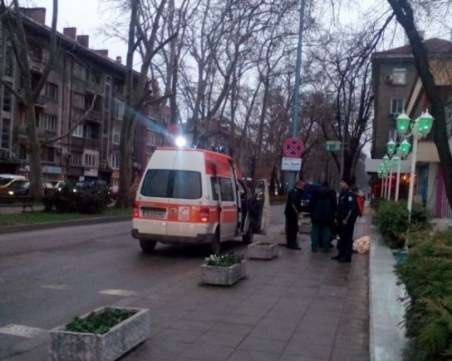 Опитен шофьор блъсна пешеходец на бул. 