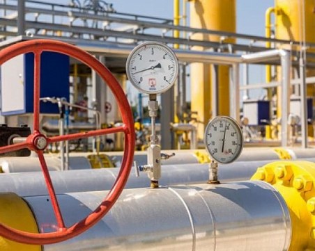 Запасите от природен газ в европейските газохранилища прехвърлиха максимума от 2021 година