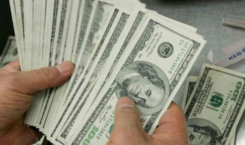 Московската борса ще забрани ползването на долари като обезпечение при трансакции