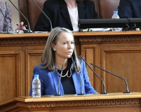 Дани Каназирева: Обявявам до края на деня дали ще участвам в листите