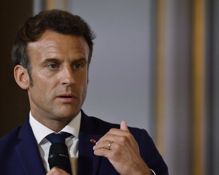 Макрон: Ще бъдат нужни усилия и жертви през следващите месеци