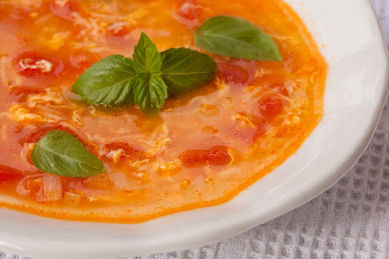 Пригответе си домашна доматена супа с яйце в няколко лесни стъпки