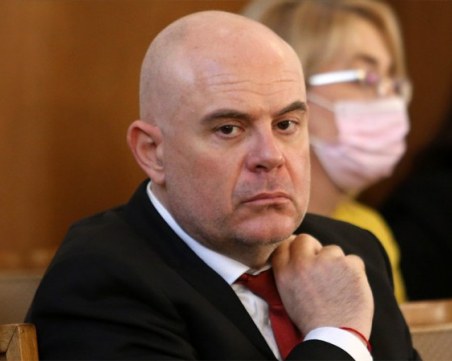 Гешев: Не е честно хората, които плащат данъци, да търпят случващото се с престъпността