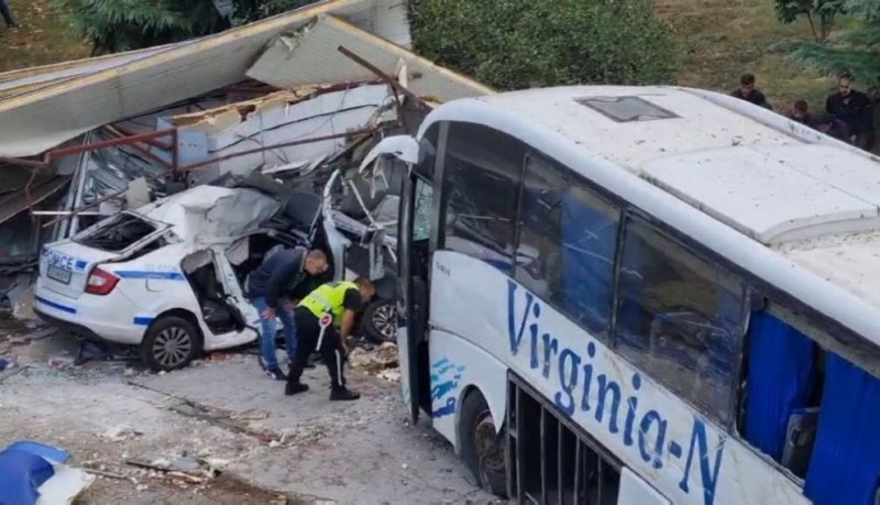 48 мигранти са пътували в автобуса, който тази сутрин катастрофира