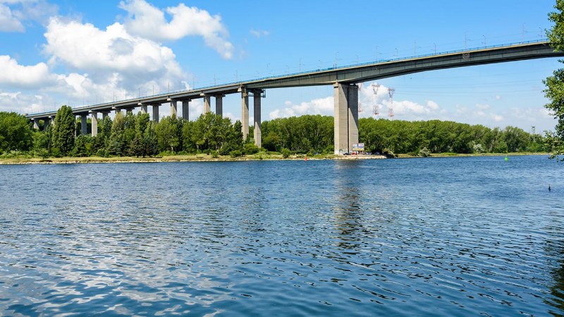 Предотвратиха самоубийство на Аспаруховия мост във Варна