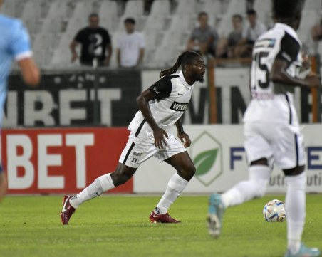 Двама бранители от Локомотив аут за дербито