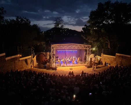 От Georgia On My Mind до Спасение: БТР и симфоничен оркестър изправиха Пловдив на крака!