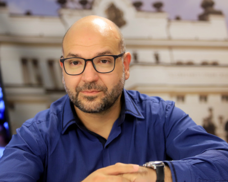 Политолог за идеята на Дългия за референдум: Вик на отчаяние и безпомощност