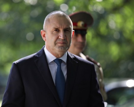 Радев: България загуби двама доблестни полицаи, те са чест и пример за всички нас