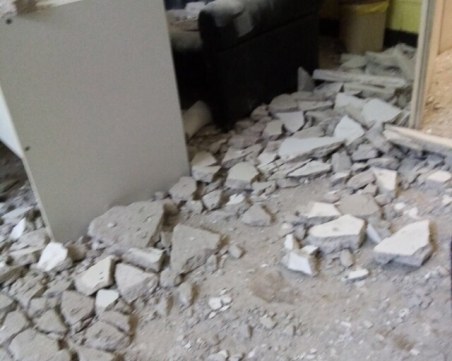 Таван се срути в болница в Ботевград, две жени пострадаха