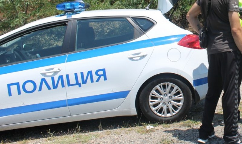 Двама шофьори без книжка се опитаха да избягат от полицията в Пазарджишко