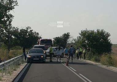 Катастрофа затвори пътя Асеновград Кърджали в района на село Червен