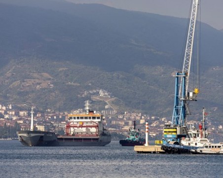 Нови шест кораба със зърно са отплавали от украински пристанища