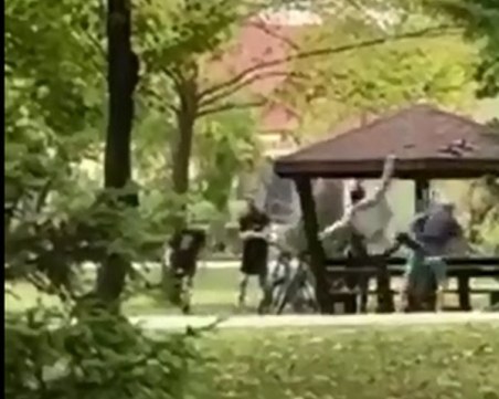 След материал на TrafficNews: Полицията издирва тийнейджърите, пребили жестоко бездомник в Кючукa