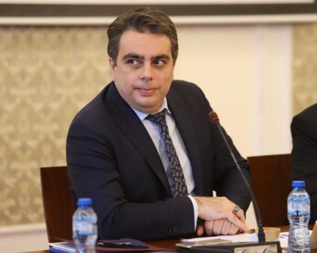 Асен Василев отговори на критиките на финансовия министър