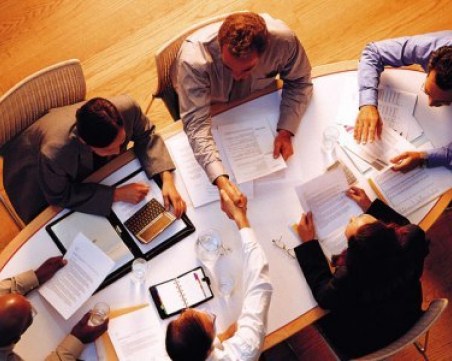 Бизнес климатът у нас се влошава през август, само при строителството има подем